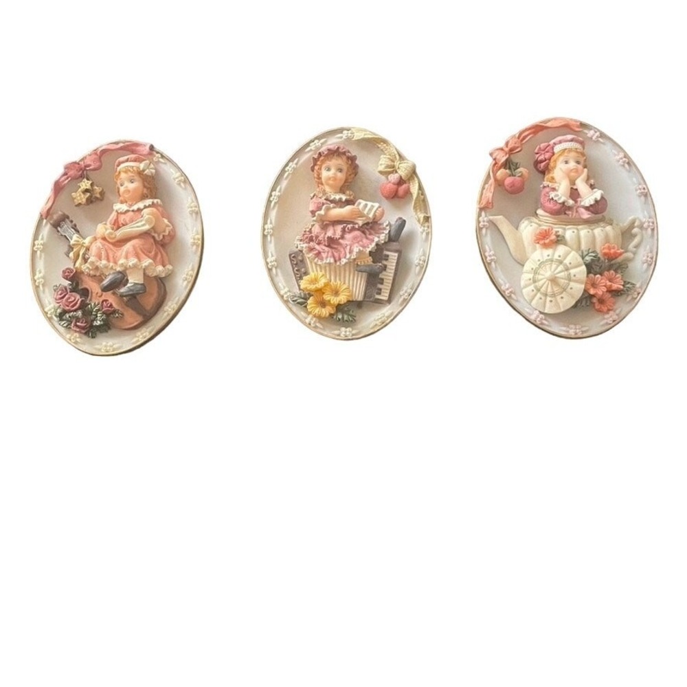 Vintage Turtle King Corp Victorian Girls 3D Resin Wall Plaques Set of 3 Pink